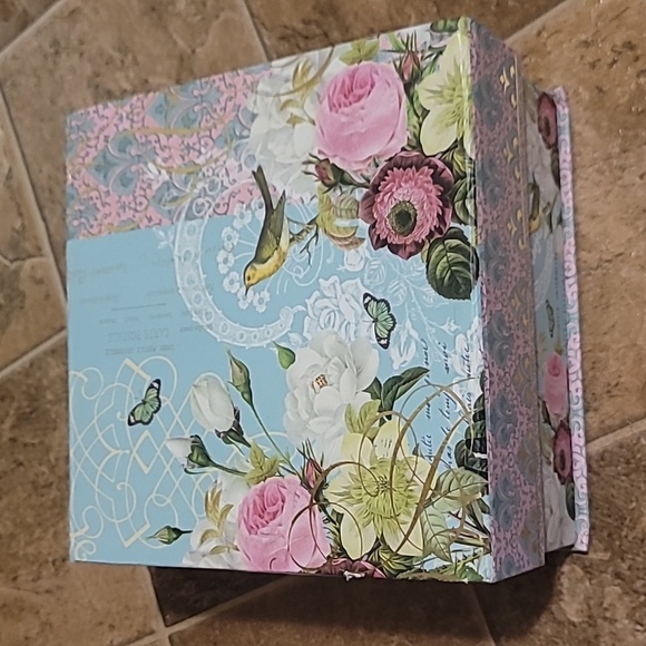 Pretty cardboard box - Picture 1 of 11